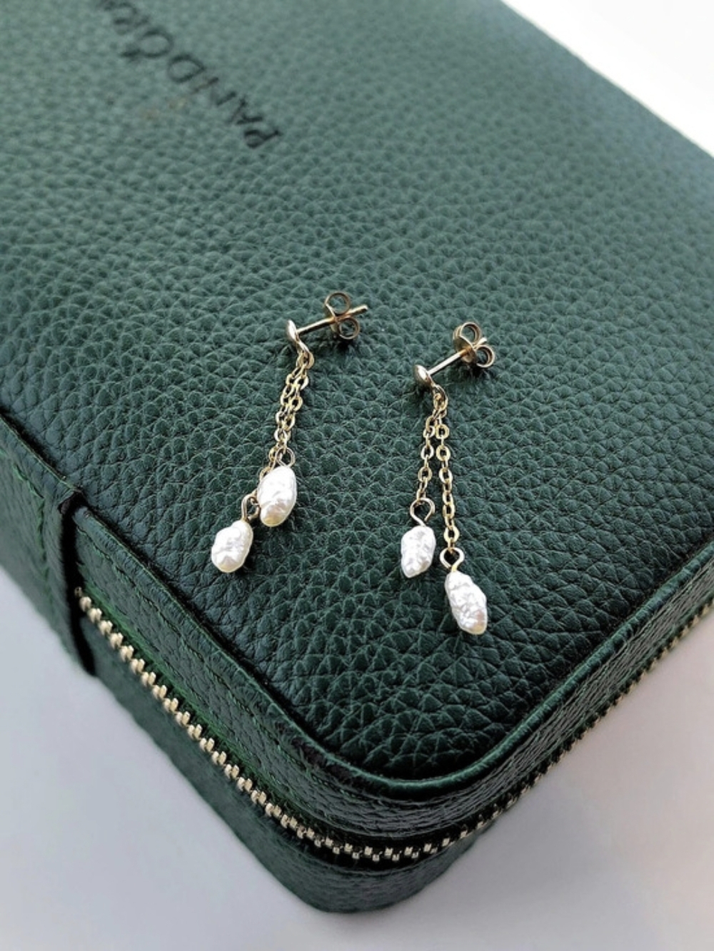 ✨ 14k Yellow Gold Pearl Drop Chain Earrings ✨
